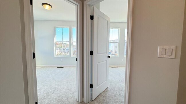 Building Photo - 1443 Creekside Cir NW