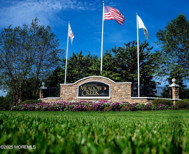 Building Photo - 82 Demarest Dr