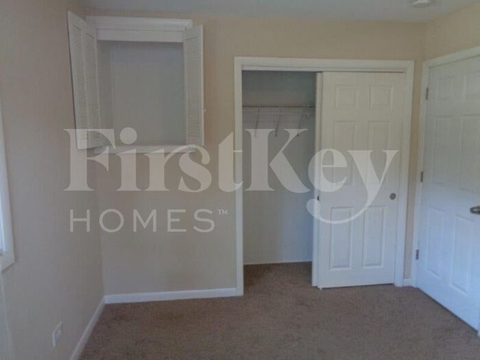 Building Photo - 12865 W Highland Ave