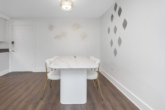 Building Photo - 4301 W Cleveland St