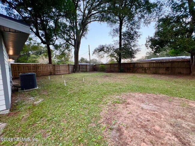 Building Photo - 1961 New Haven Rd