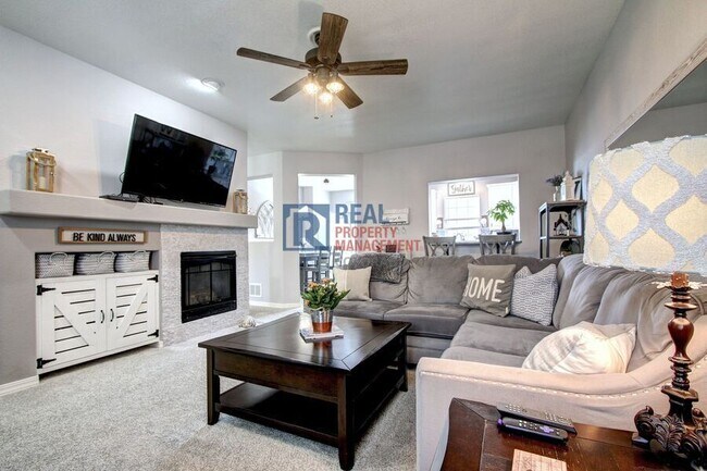 Building Photo - 563 Lost Valley Point