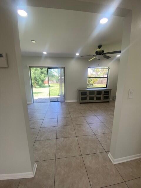 Building Photo - 1100 Cameo Cir