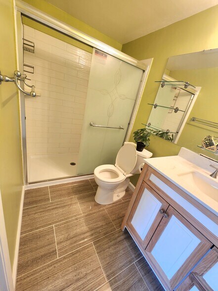 Primary Bathroom 2 - 4634 Adobe River Ct