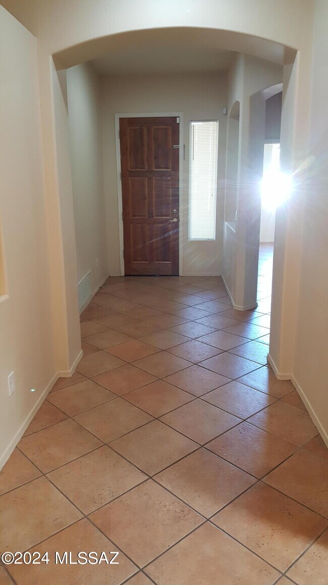 Building Photo - 13660 E High Plains Ranch St