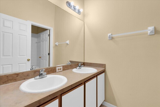 Building Photo - 9624 Carlsdale Dr