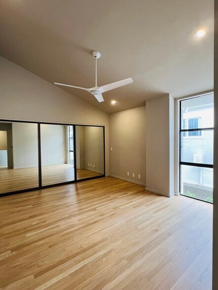 Second Bed - 1034 18th St