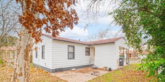 Building Photo - 506 Goodnight Dr