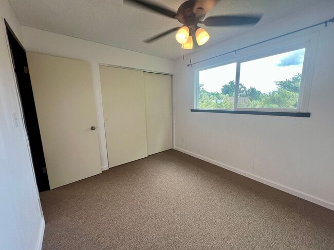 Building Photo - 2 Bedroom, 1 Bath Condo- Hilo Terrace