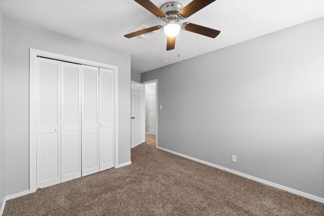 Building Photo - 219 Taft Dr