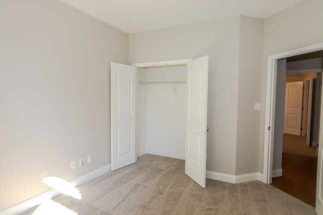 Building Photo - 4453 Galway Dr