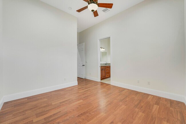 Building Photo - 11985 Carnegie Pl