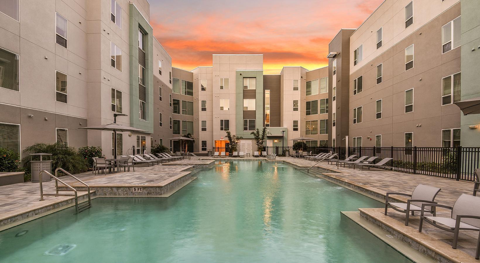 Building Photo - 9301 Summit Centre Way