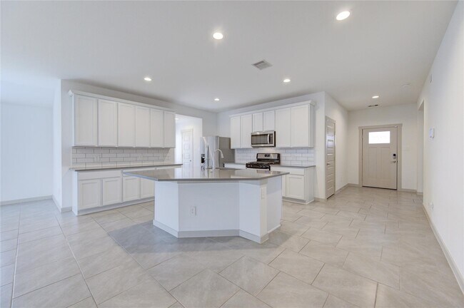 Building Photo - 29506 Cayenne Cir