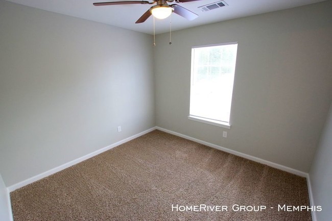 Building Photo - 6923 Parkbrook Ln