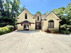 Building Photo - 309 Bullrun Valley Dr