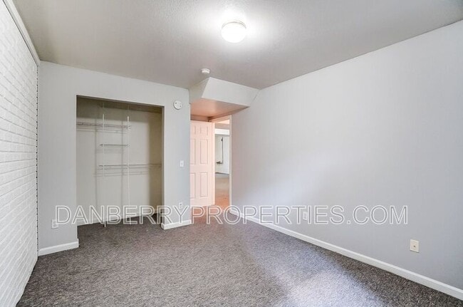 Building Photo - 4211 S Terrace View St