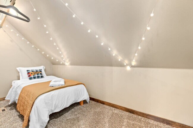 Building Photo - 19845 Groth Rd