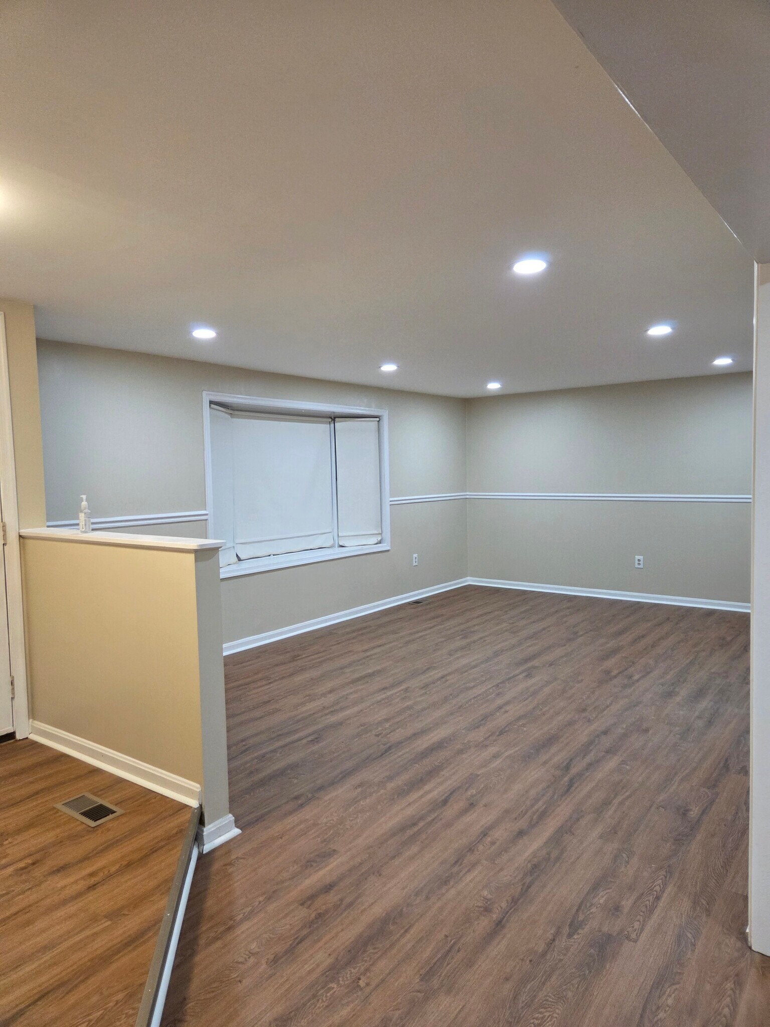 Building Photo - 4239 Glenn Dale Rd