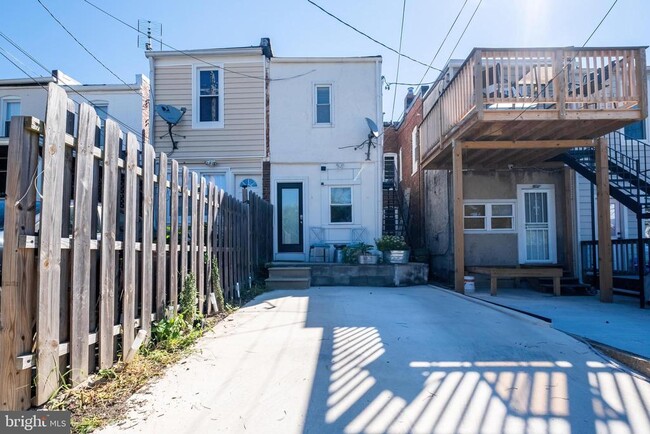 Building Photo - 3452 Elm Ave