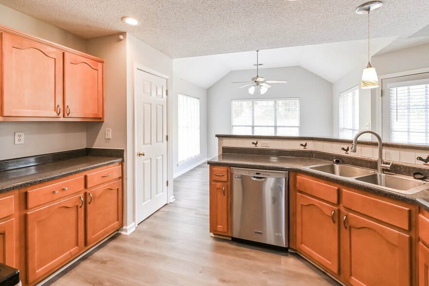Building Photo - 4091 Becky Sue Trail