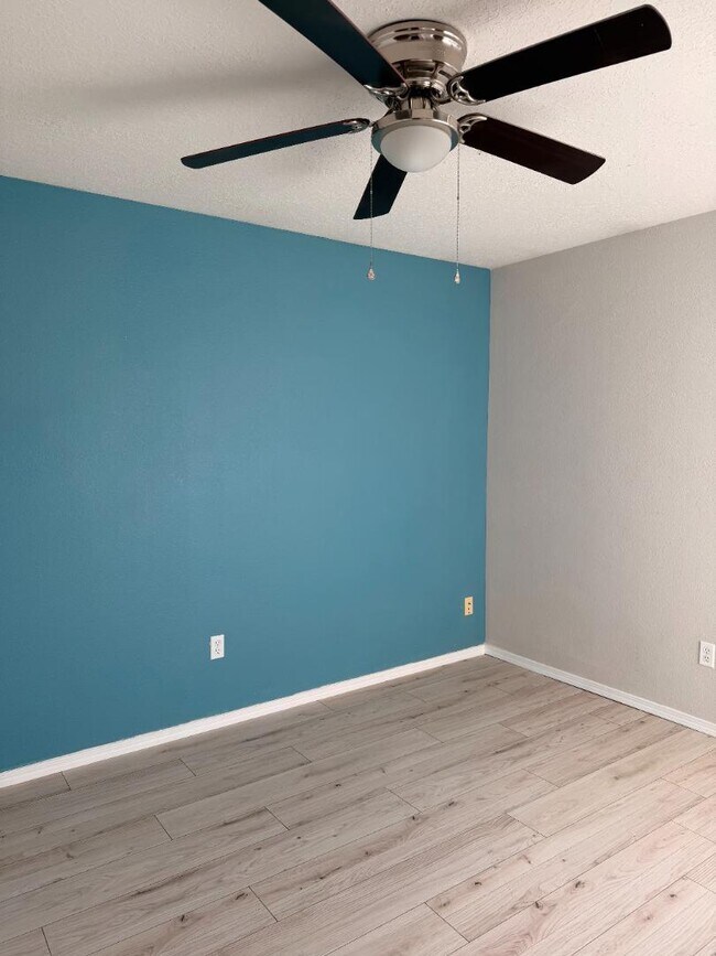 Building Photo - 8624 Alta Loma Ln NE