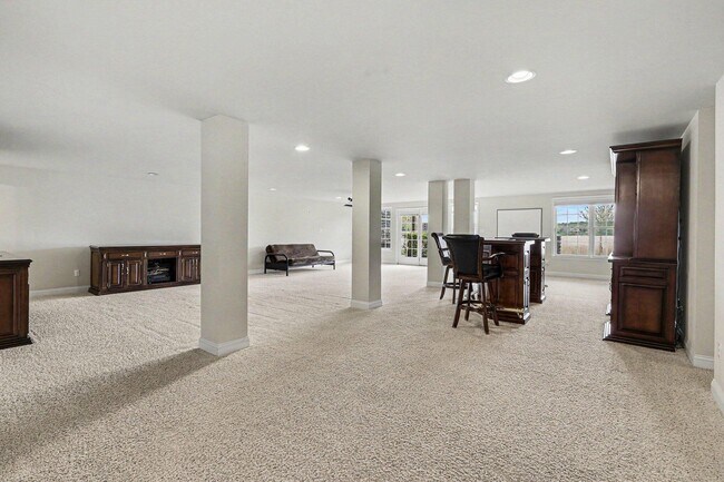 Building Photo - 24829 Reeds Pointe Dr