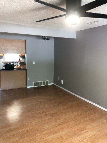 Building Photo - 464 N Dubuque St