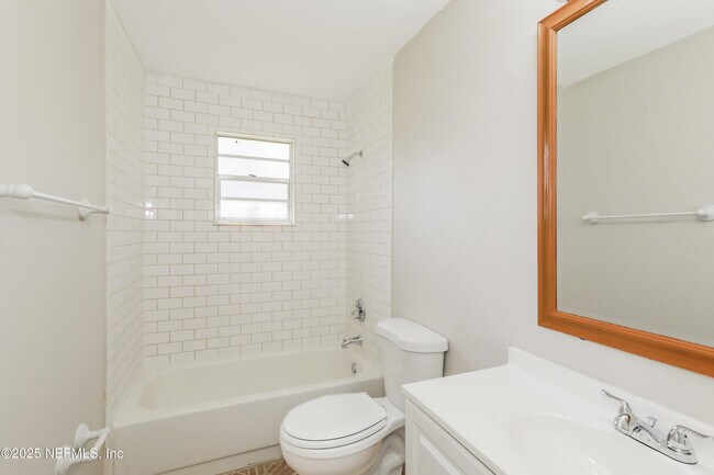 Building Photo - 8162 Cayuga Trail W