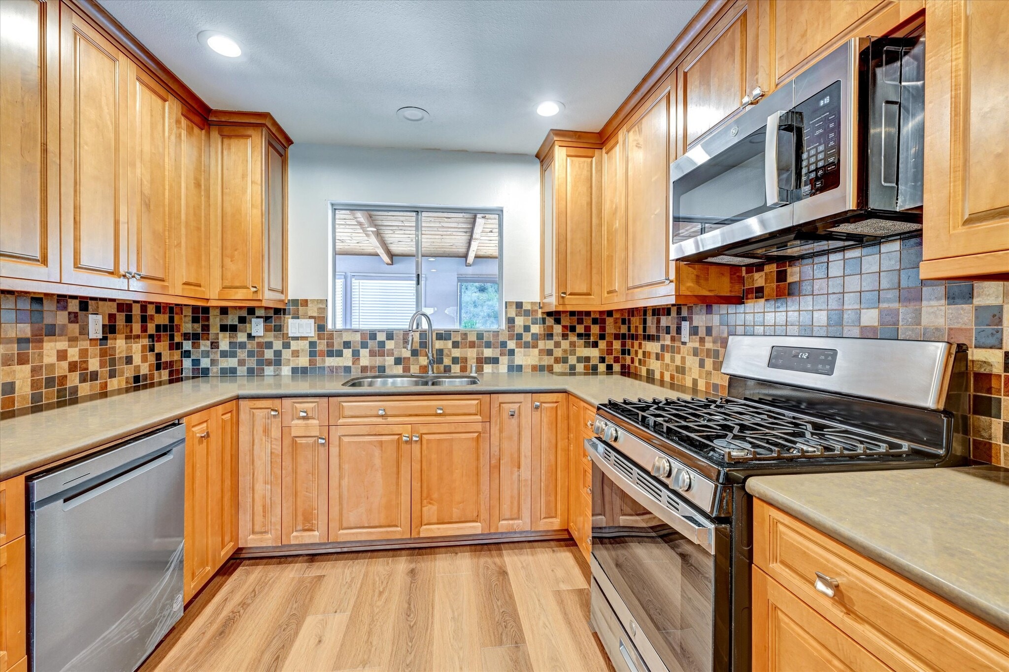 Building Photo - 1738 Hanford Dr
