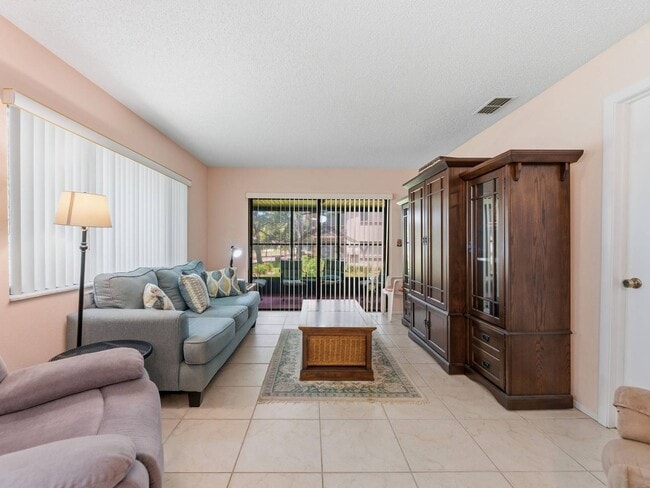 Building Photo - 8305 Sand Wedge Cir