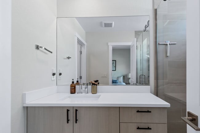 Building Photo - 3221 W Conejos Pl