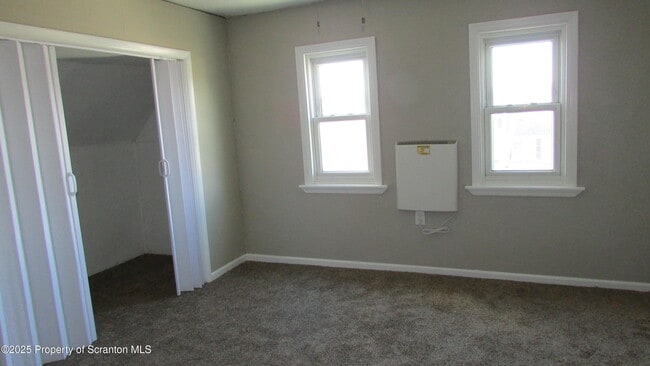 Building Photo - 217 Crown Ave