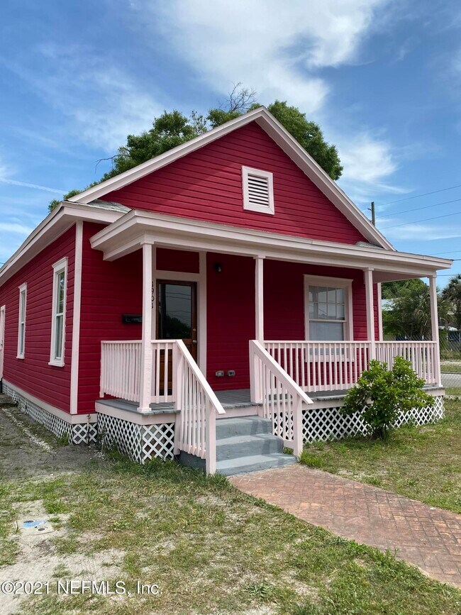 Building Photo - 1901 Redell St