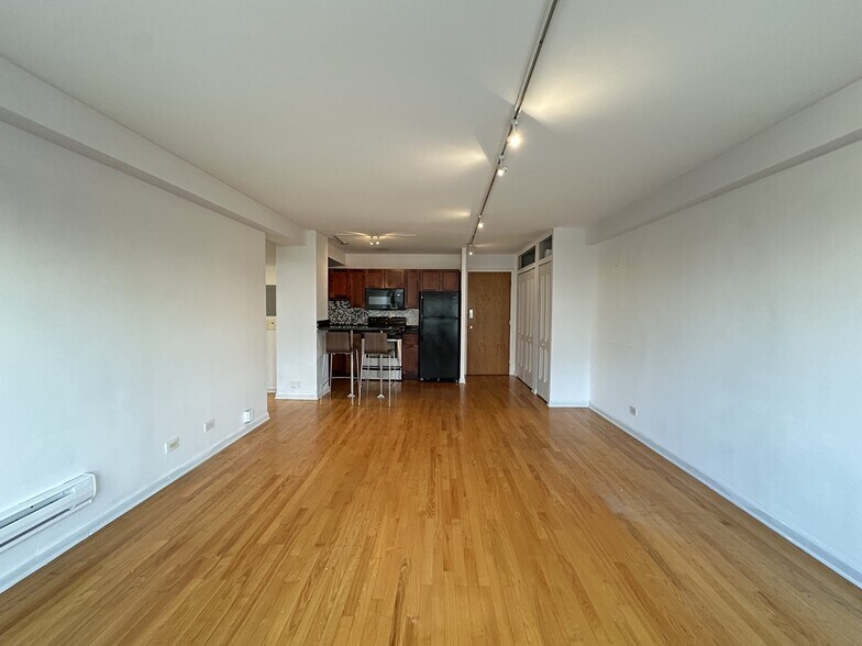 Building Photo - 4180 N Marine Dr