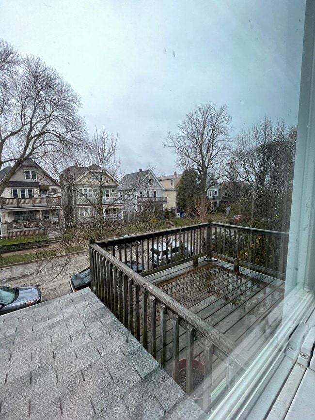 Building Photo - 3126 N Fratney St