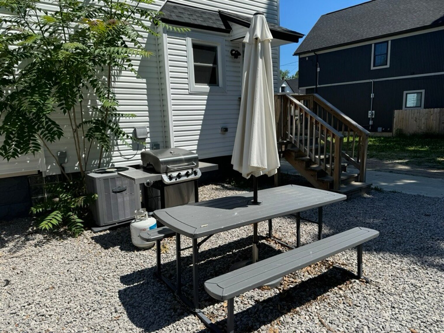 Building Photo - 10628 Lee Ave