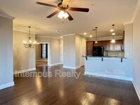 Building Photo - 307 Seven Springs Way