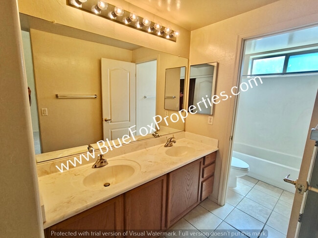 Building Photo - 5434 N Bramble Brook Ln