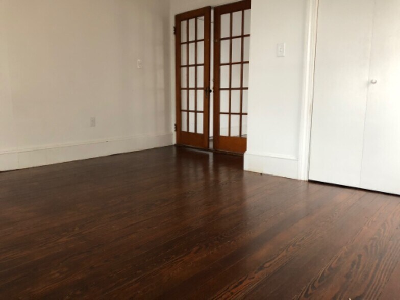 Building Photo - 322 Central St