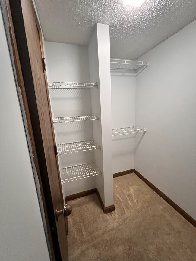 Building Photo - 123 N Locust St