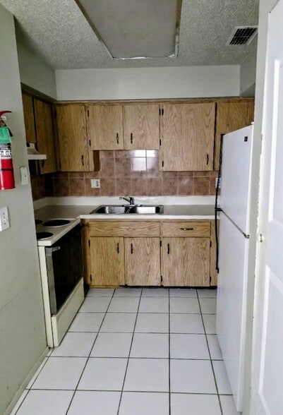 Building Photo - 7239 Sky Ct