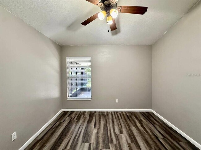Building Photo - 8711 Busch Oaks St