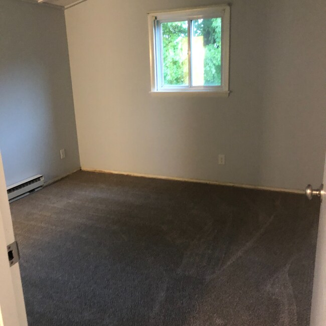 Building Photo - 364 Elm Dr