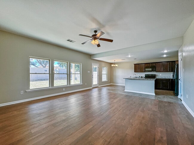 Building Photo - 1132 Eli Conner Dr