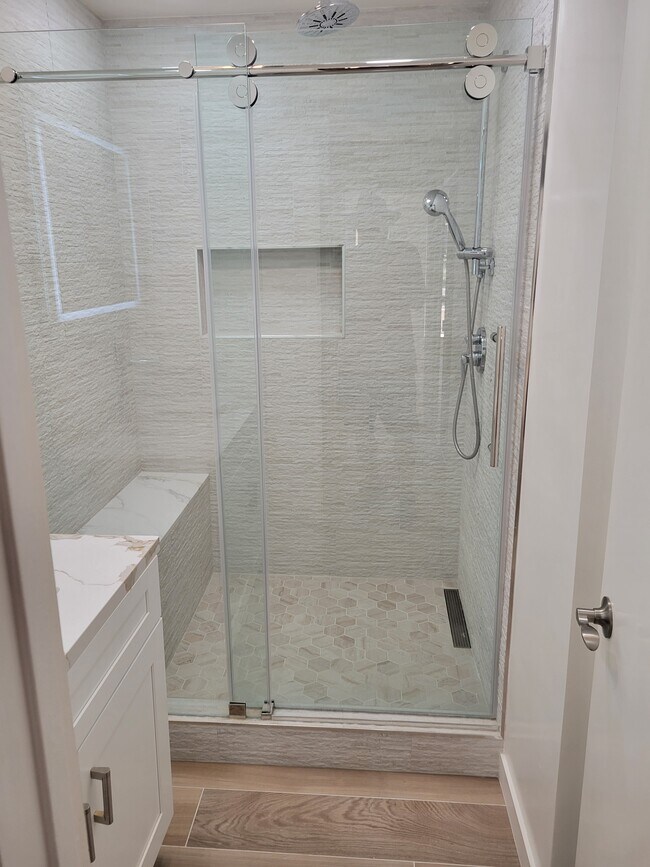 new shower - 1440 Veteran Ave