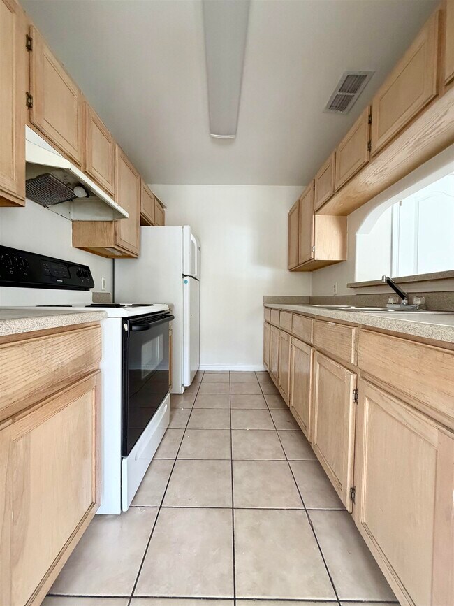 Building Photo - 1752 Tiara Trail
