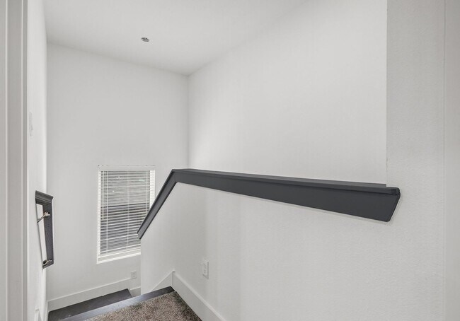 Building Photo - 3010 Alpha Wolf Ct