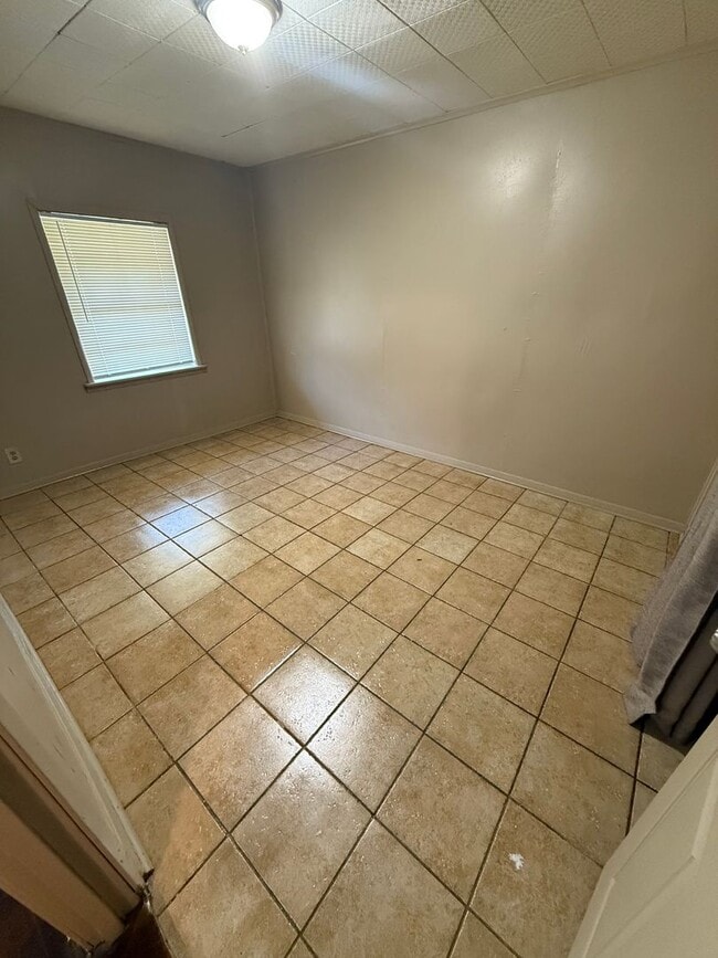 Building Photo - 3 Bedroom, 1 Bathroom Home for Rent