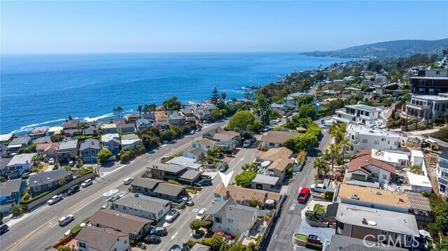 Building Photo - 2750 Solana Way
